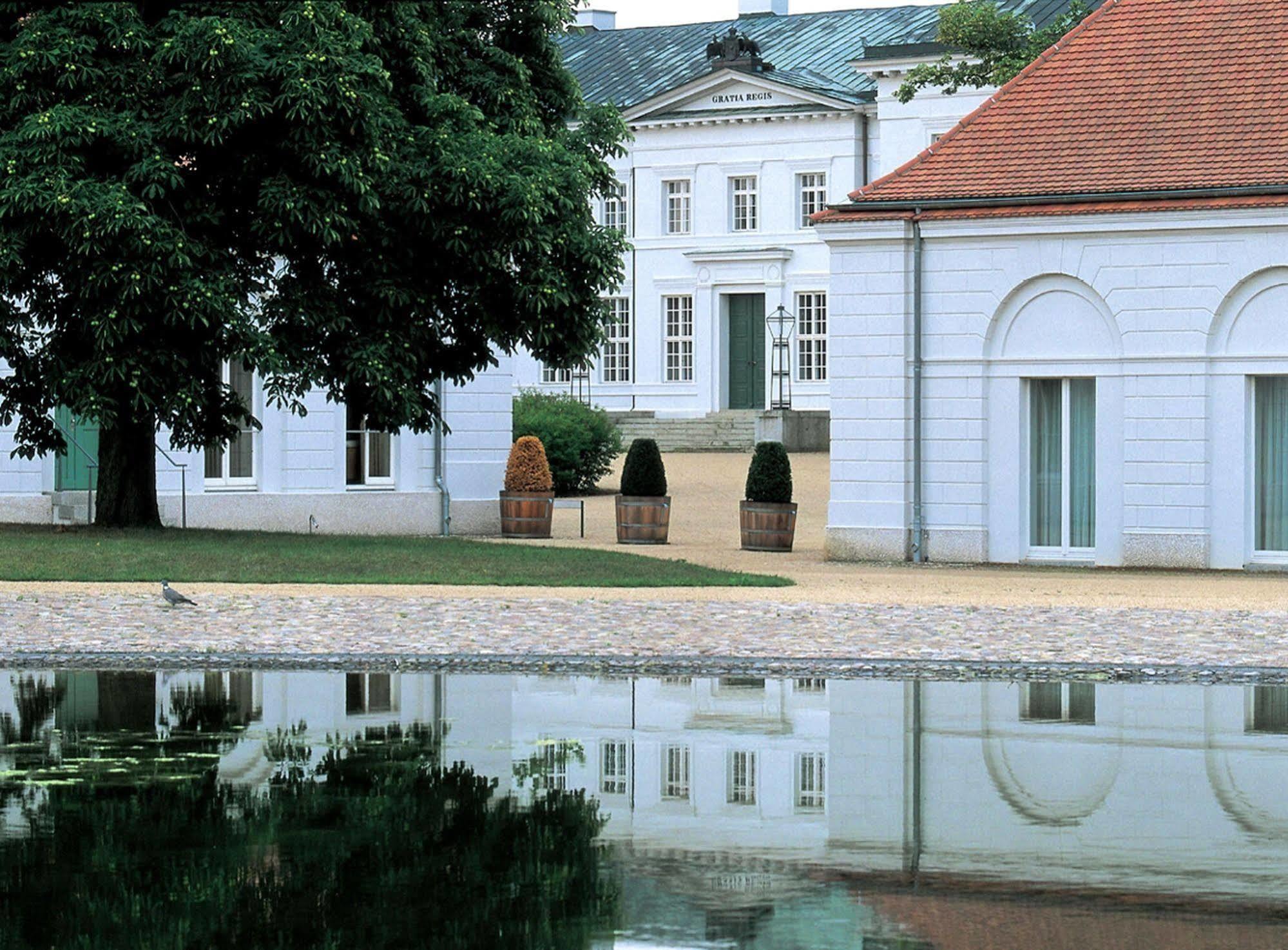 Hotel Schloss Neuhardenberg Eksteriør billede